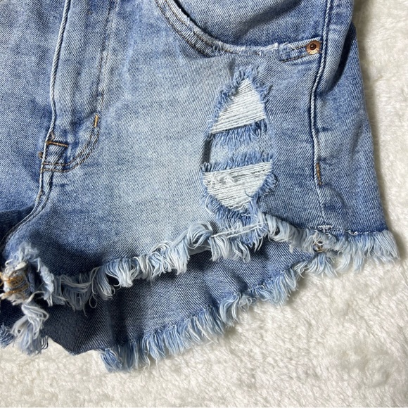 Divided Distressed High Rise Shorts Size 2 - Picture 2 of 9